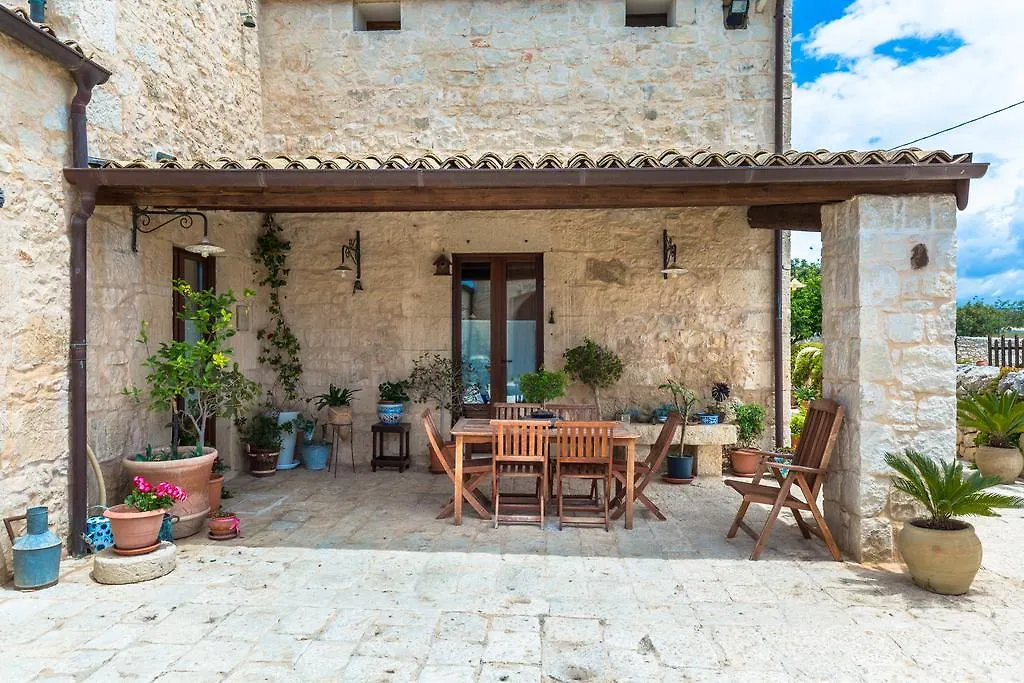 La Muraglia Residenza Turistica Rurale Santa Croce Camerina 0*,  Italia